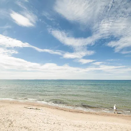 1 Bedroom Gorgeous In Punta Su Turrione Appartement *